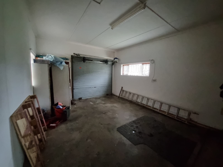 To Let 3 Bedroom Property for Rent in Aston Bay Eastern Cape